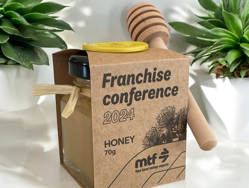 "My little honey" - custom honey mini